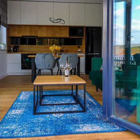 Szmaragdowy Nad Jeziorem Juno W Mragowie