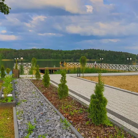 Szmaragdowy Nad Jeziorem Juno W Mragowie