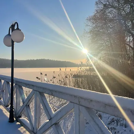 Szmaragdowy Nad Jeziorem Juno W Mrągowie *