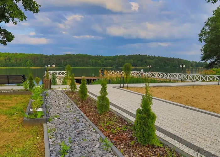 Szmaragdowy Nad Jeziorem Juno W Mrągowie