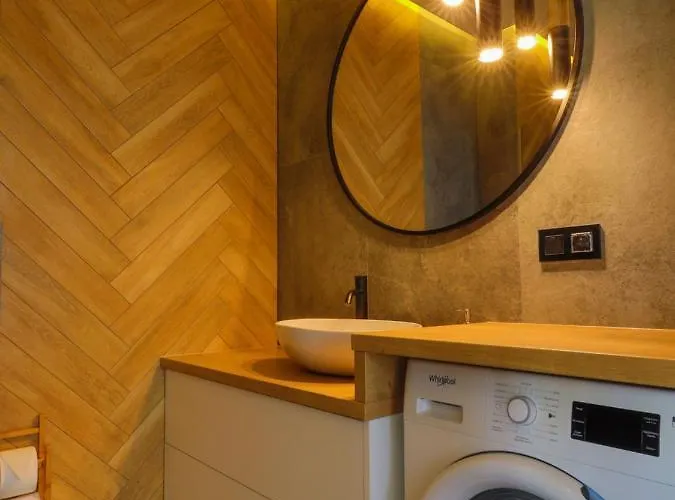 Szmaragdowy Nad Jeziorem Juno W Mrągowie